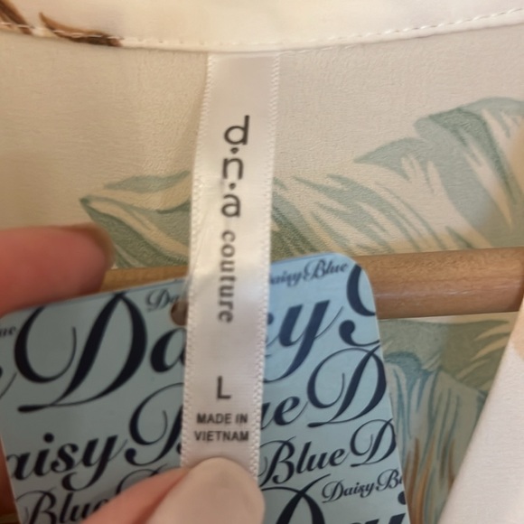 Pretty Tank Top - Picture 4 of 5